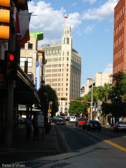 Houston St viewing east at the Old Federal/Main Post Office Building